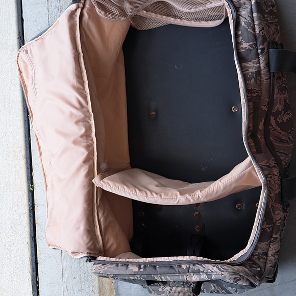 Mercury Tactical Gear Multicam Military 33” Monster Wheeled Deployment Bag - Picture 7 of 9